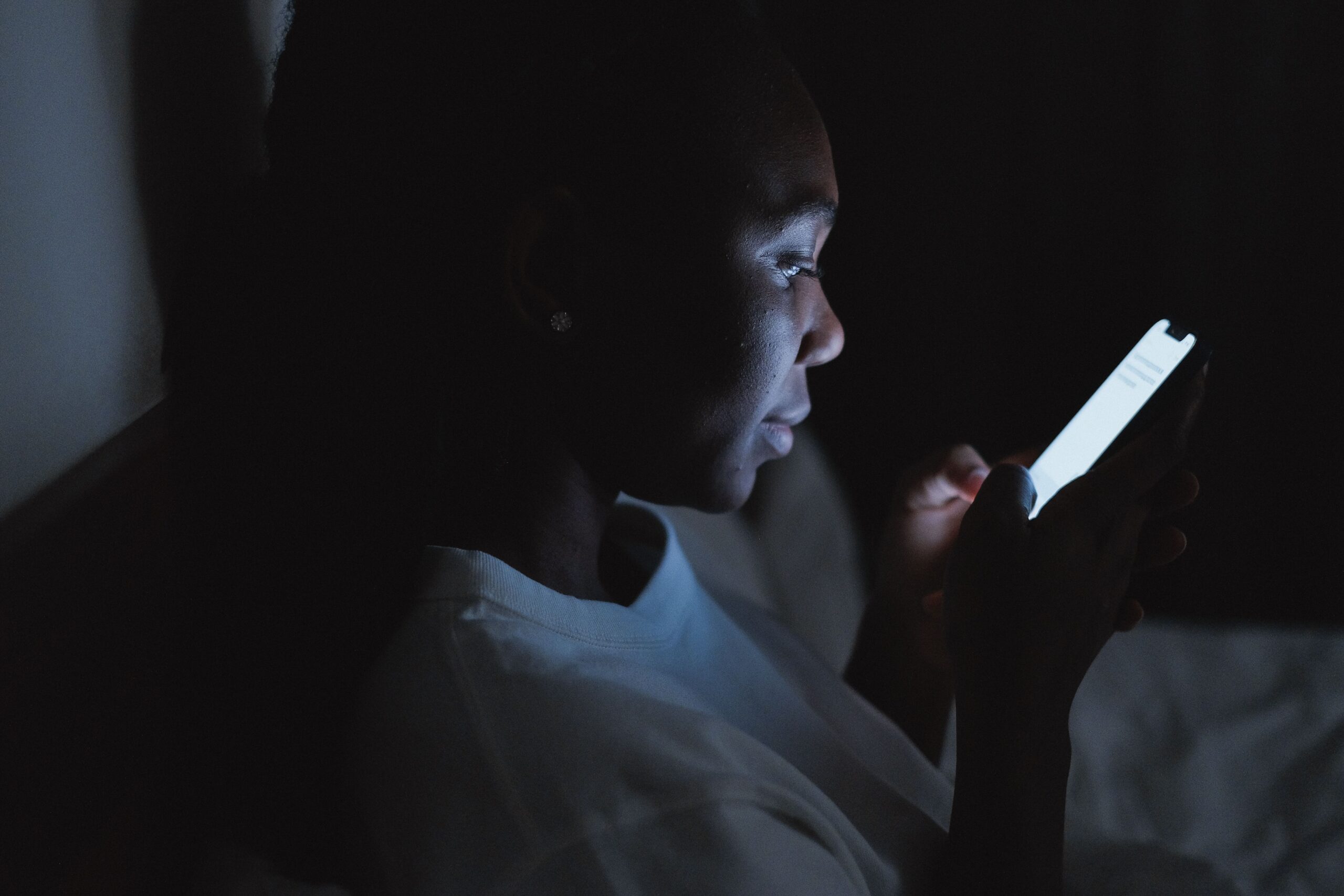 side effects of using mobile while sleeping
